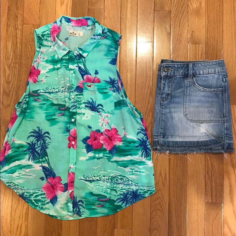 Hollister Sleeveless Hawaiian Button-Down Shirt